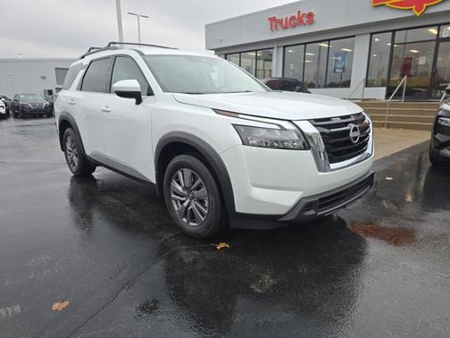 2025 Nissan Pathfinder SV