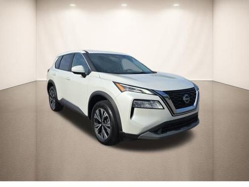 Pearl White Tricoat 2023 Nissan Rogue SV