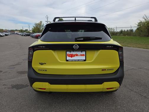 2026 Nissan Kicks SR