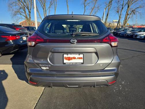 2023 Nissan Kicks SV