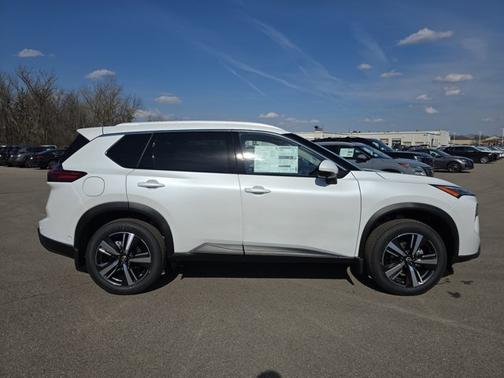 2025 Nissan Rogue SL