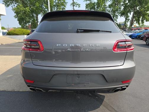 2015 Porsche Macan Turbo