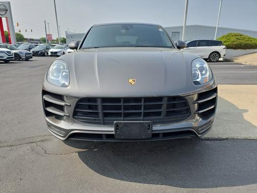 2015 Porsche Macan Turbo