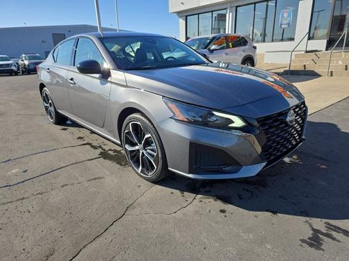 2025 Nissan Altima SR