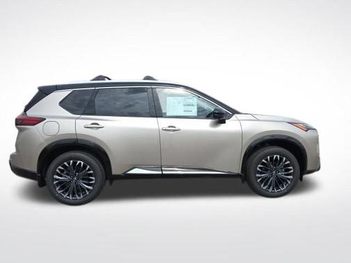 Champagne Silver Metallic/Super Black 2026 Nissan Rogue Platinum