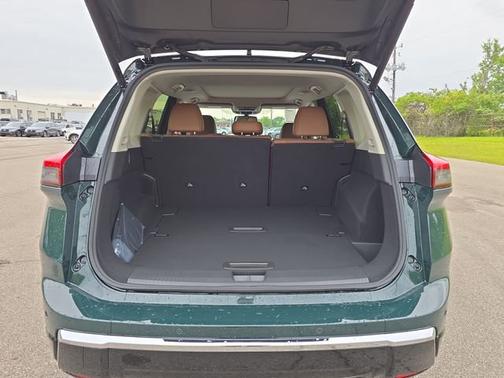 Obsidian Green 2026 Nissan Rogue Platinum