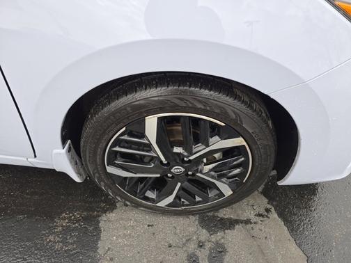 2024 Nissan Versa SR
