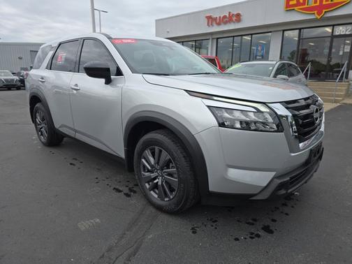 2023 Nissan Pathfinder S