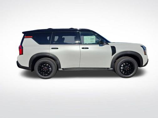 Aspen White Tricoat/Super Black 2026 Nissan Armada PRO-4X