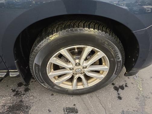 2015 Nissan Pathfinder SV