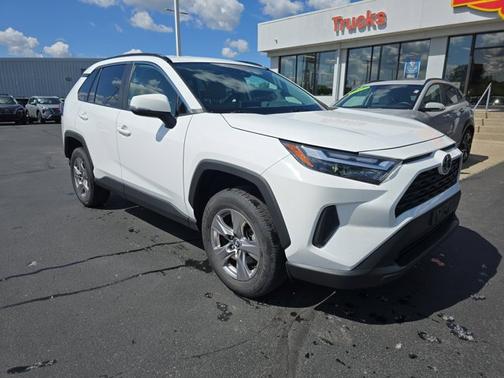 2022 Toyota RAV4 XLE