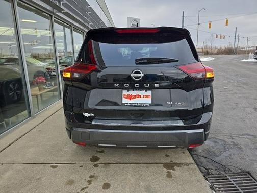2025 Nissan Rogue SL