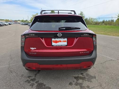 2026 Nissan Kicks SR