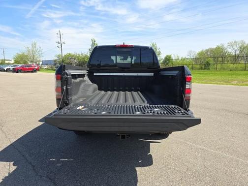 Super Black 2026 Nissan Frontier SV
