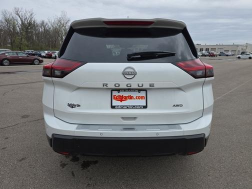 2025 Nissan Rogue SV