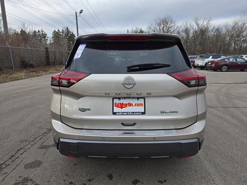 2025 Nissan Rogue SL