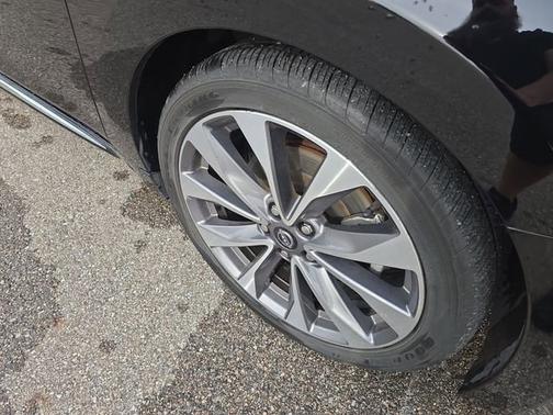 Super Black 2023 Nissan Maxima Platinum