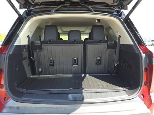Scarlet Ember Tintcoat/Super Black 2026 Nissan Pathfinder Platinum