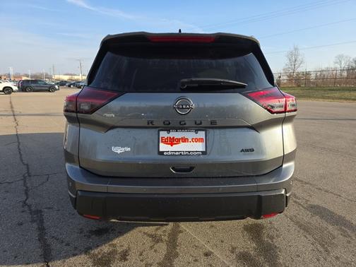 2026 Nissan Rogue Dark Armor