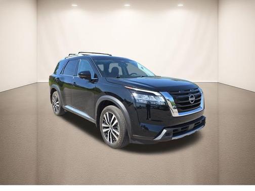 Super Black 2024 Nissan Pathfinder Platinum