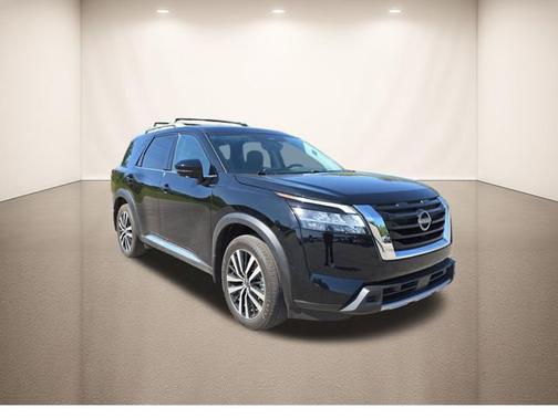 Super Black 2024 Nissan Pathfinder Platinum