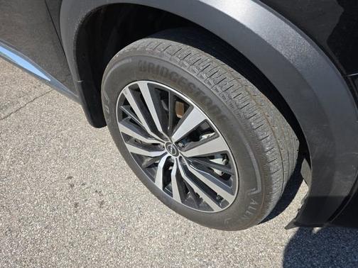Super Black 2024 Nissan Pathfinder Platinum