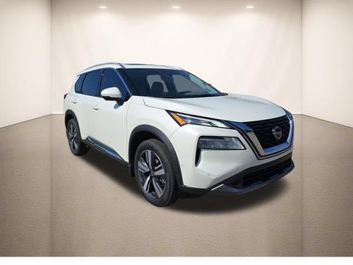 Pearl White Tricoat 2023 Nissan Rogue SL