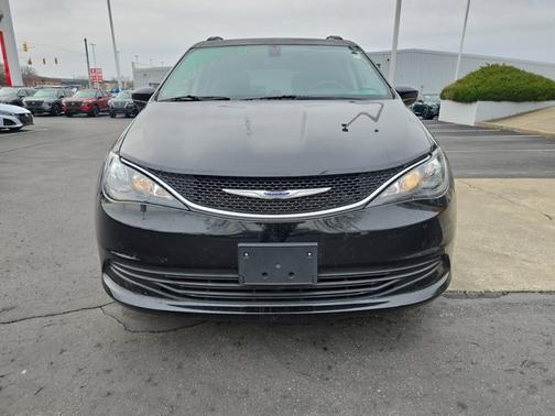 2020 Chrysler Voyager LXI