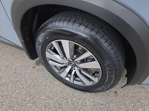 Solid Gray/Super Black 2022 Nissan Pathfinder SL