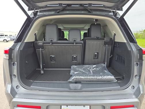 Gun Metallic 2026 Nissan Pathfinder Platinum