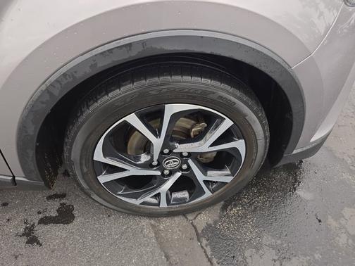 2018 Toyota C-HR XLE Premium