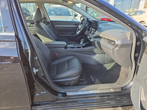 2025 Nissan Altima SL