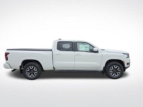 Glacier White 2026 Nissan Frontier SV