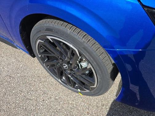 Bluestone Pearl/Super Black 2026 Nissan Sentra SR