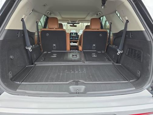 2023 Nissan Pathfinder Platinum