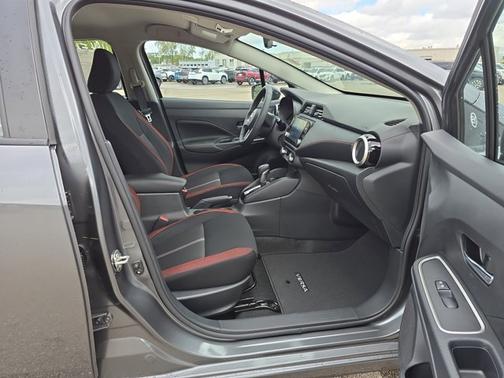 2025 Nissan Versa SR