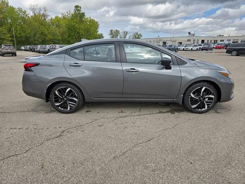 2025 Nissan Versa SR
