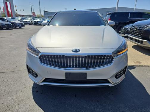 2017 Kia Cadenza Technology