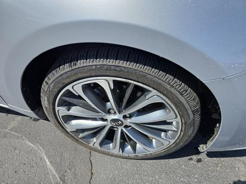 2017 Kia Cadenza Technology