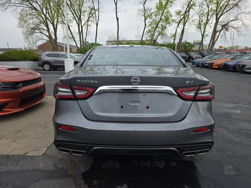 2023 Nissan Maxima SV