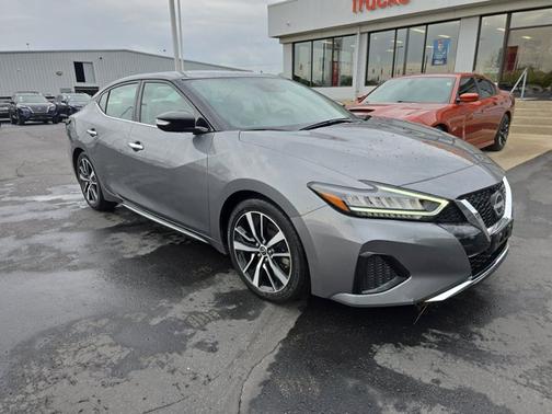 2023 Nissan Maxima SV
