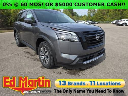 2025 Nissan Pathfinder SL