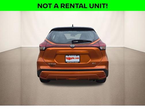 Monarch Orange Metallic/Super Black 2024 Nissan Kicks SV