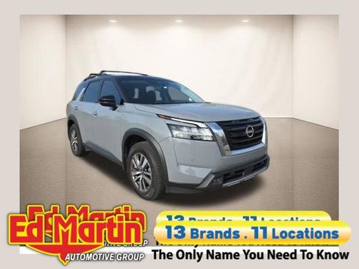 2022 Nissan Pathfinder SL