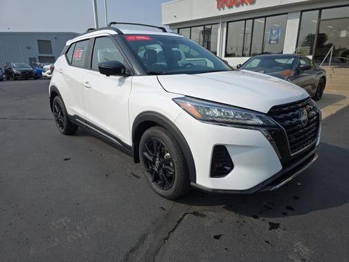 2023 Nissan Kicks SR
