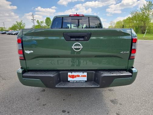 2025 Nissan Frontier SV
