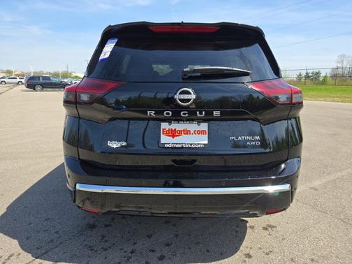 2025 Nissan Rogue Platinum
