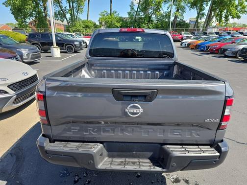 2022 Nissan Frontier S