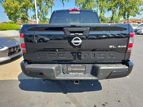 2024 Nissan Frontier SL