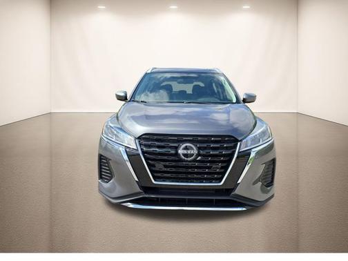 Gun Metallic 2024 Nissan Kicks SV